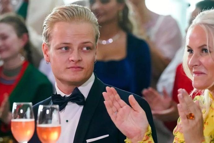 Escándalo en la realeza de Noruega: comenzó el juicio contra el hijo de la princesa heredera por violación y abuso
