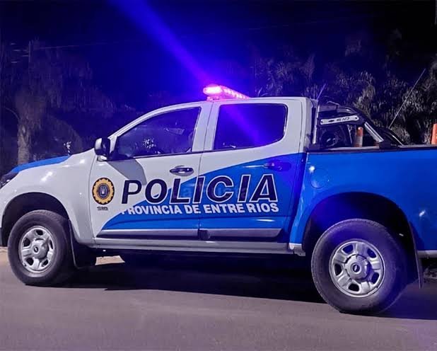 Intentaron asaltarlo con una cuchilla en plena calle: dos jóvenes terminaron detenidos tras allanamientos