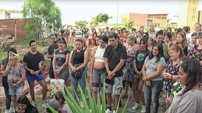 Paraná: con profundo dolor, la comunidad participó de la misa por Kiara y Patricia