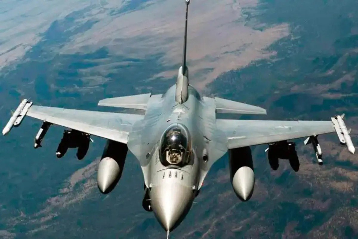 El Gobierno gastará más de 33 millones de dólares en capacitar a los pilotos de los F-16