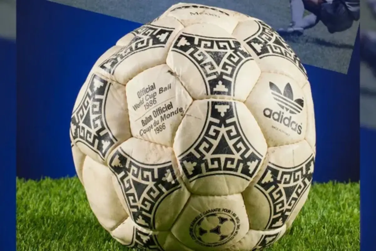Subastaron la pelota con la que Maradona hizo la “Mano de Dios” y el “Gol del Siglo”: pagaron u$s3,35 millones