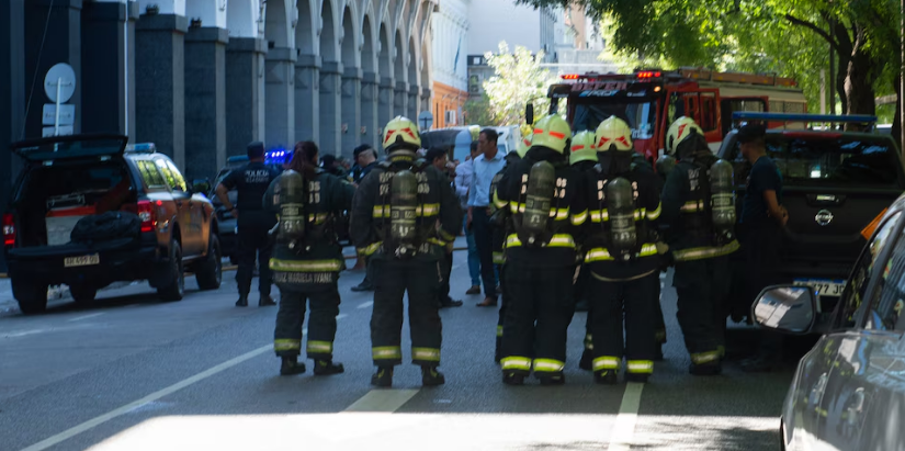 Estalló un paquete con explosivos en la Escuela Superior de Gendarmería: hay cuatro heridos y 320 evacuados