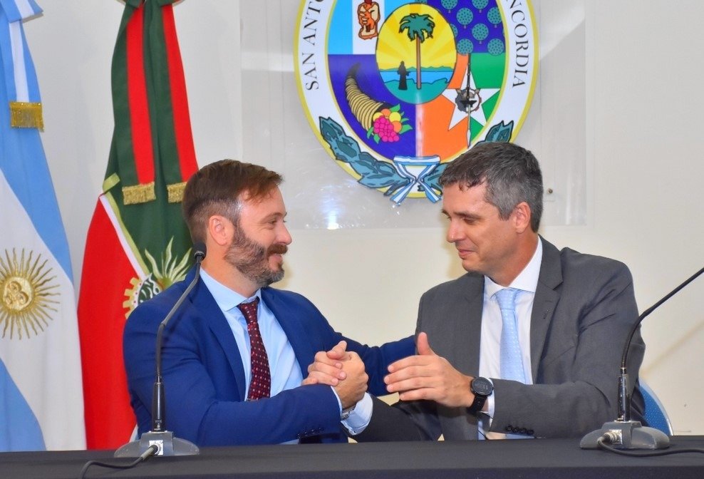 Azcué y su cruzada: despidos, “herencia” y un relato de orden en Concordia