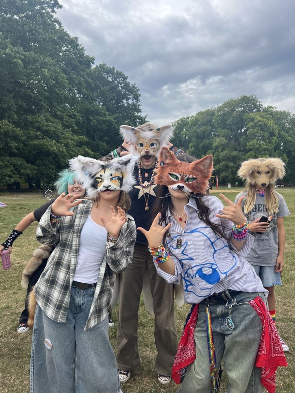 “La presencia de los Therians en Argentina y el surgimiento de quienes pasean animales imaginarios: ¿cuándo llegará esta práctica al país?”.