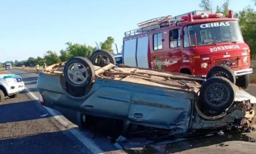 VUELCO EN RUTA 12: CINCO PERSONAS HOSPITALIZADAS