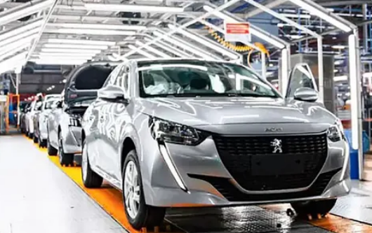 Peugeot vuelve a frenar la producción del 208 en El Palomar