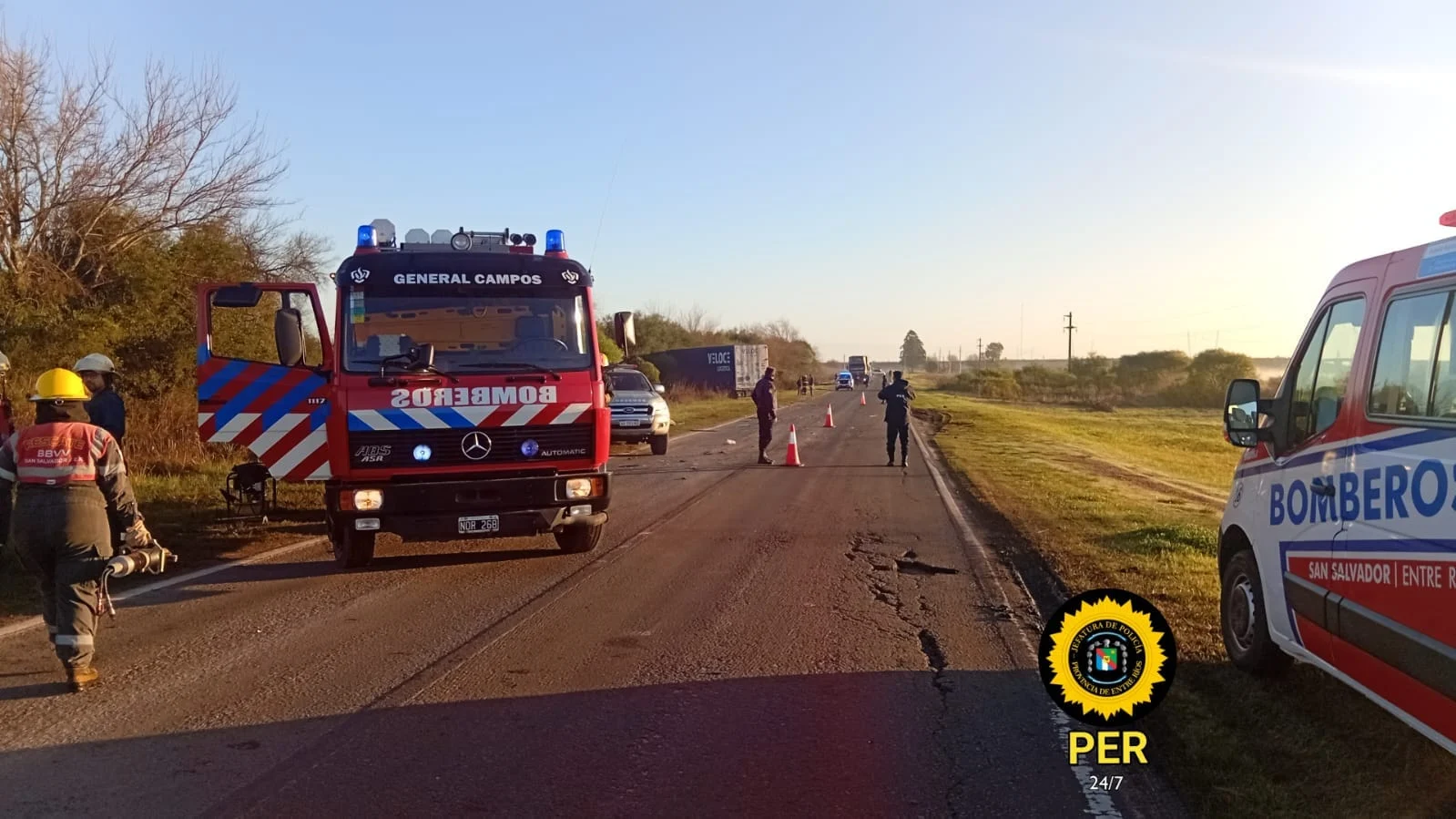 Violento choque frontal entre un camión y un auto en una ruta entrerriana: hay tres heridos